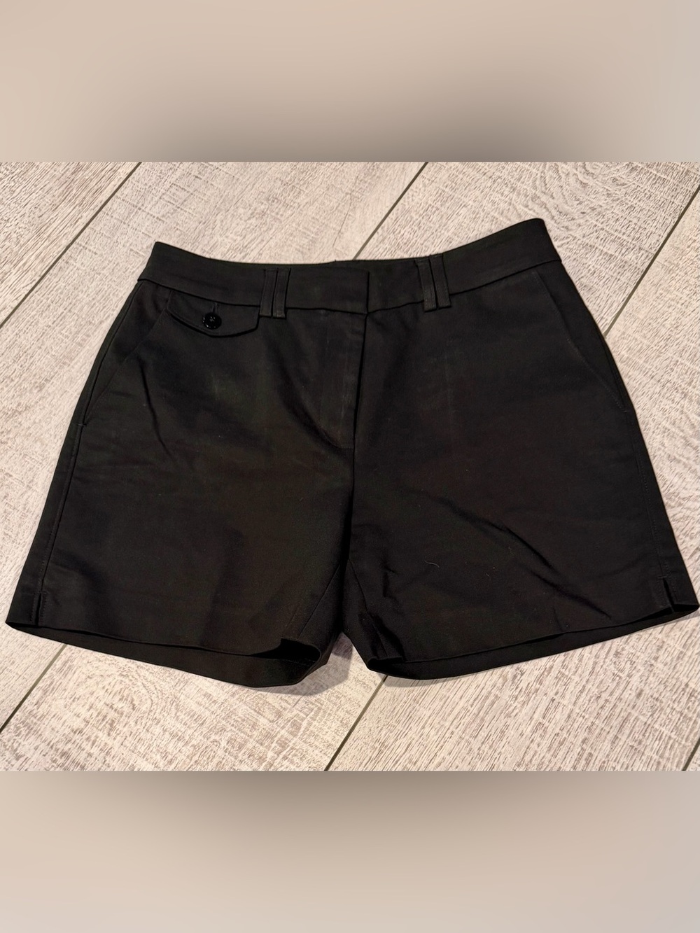 WHBM TIL 5” Black Tailored Shorts Size 2